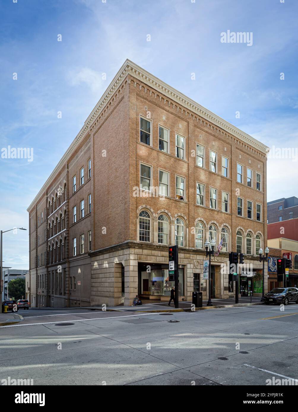 Knoxville, TN, USA – September 22, 2024: Das Fidelity Building, Ecke Gay Street und Union Ave., erbaut 1871. 8-1/2X11-Aspekt. Stockfoto