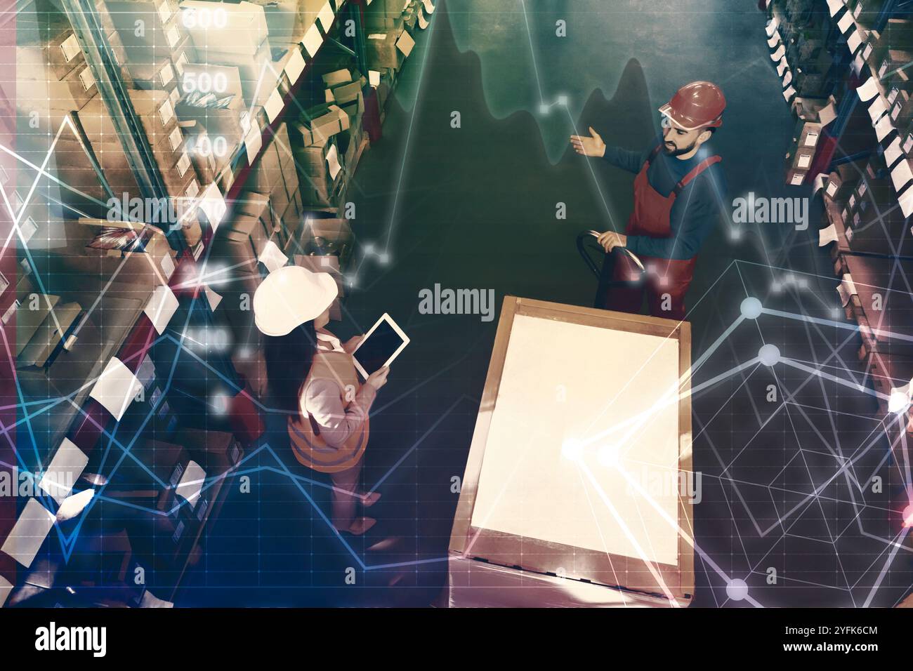 Manager und Mitarbeiter im Lager, Ansicht oben. Logistikzentrum. Diagramme Stockfoto