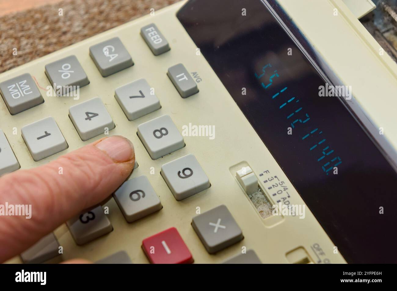 Fingerdruck auf einer Rechnertastatur Stockfoto