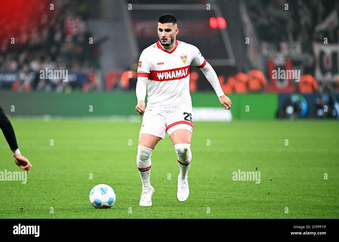Fussball, Bundesliga, Deutschland, Herren, Saison 2024/2025, 9. Spieltag, BayArena Leverkusen: Bayer Leverkusen - VfB Stuttgart 0:0; Deniz Undav (STG). Aktion, Einzelbild. Stockfoto