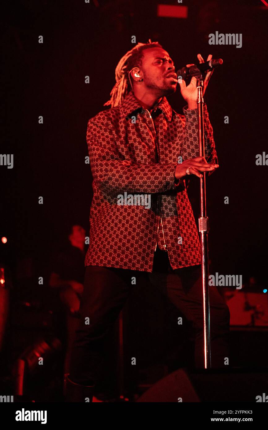 Schwarze Pumas im Concerto al Fabrique, Mailand. Foto di Davide Merli - Alamy Stockfoto