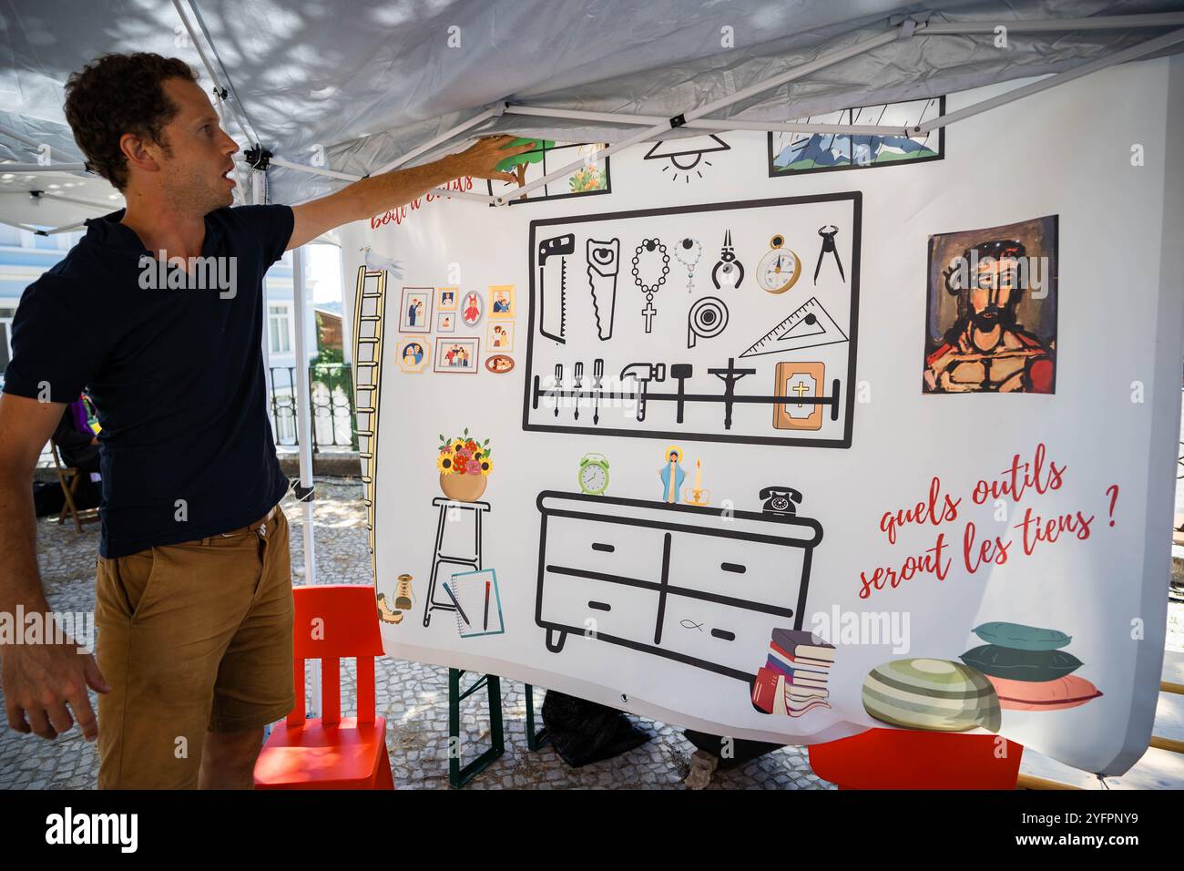 Weltjugendtag 2023. Sitz der französischen Delegation in der Kirche Santos O Velho. Lissabon. Portugal. Stockfoto