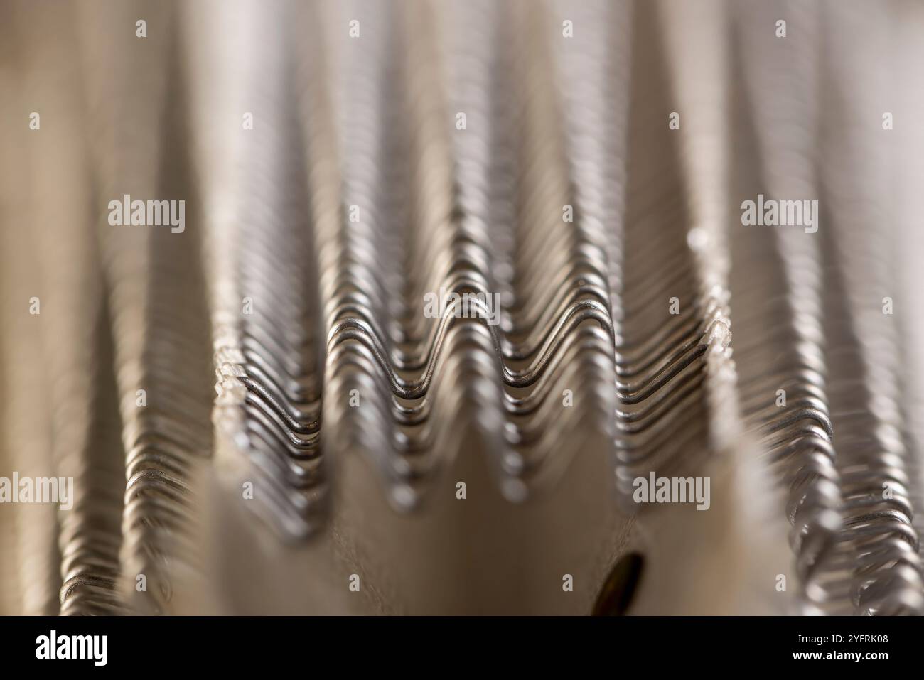 Gebogener Metalldraht, gebogener Heizdraht aus Metall Stockfoto