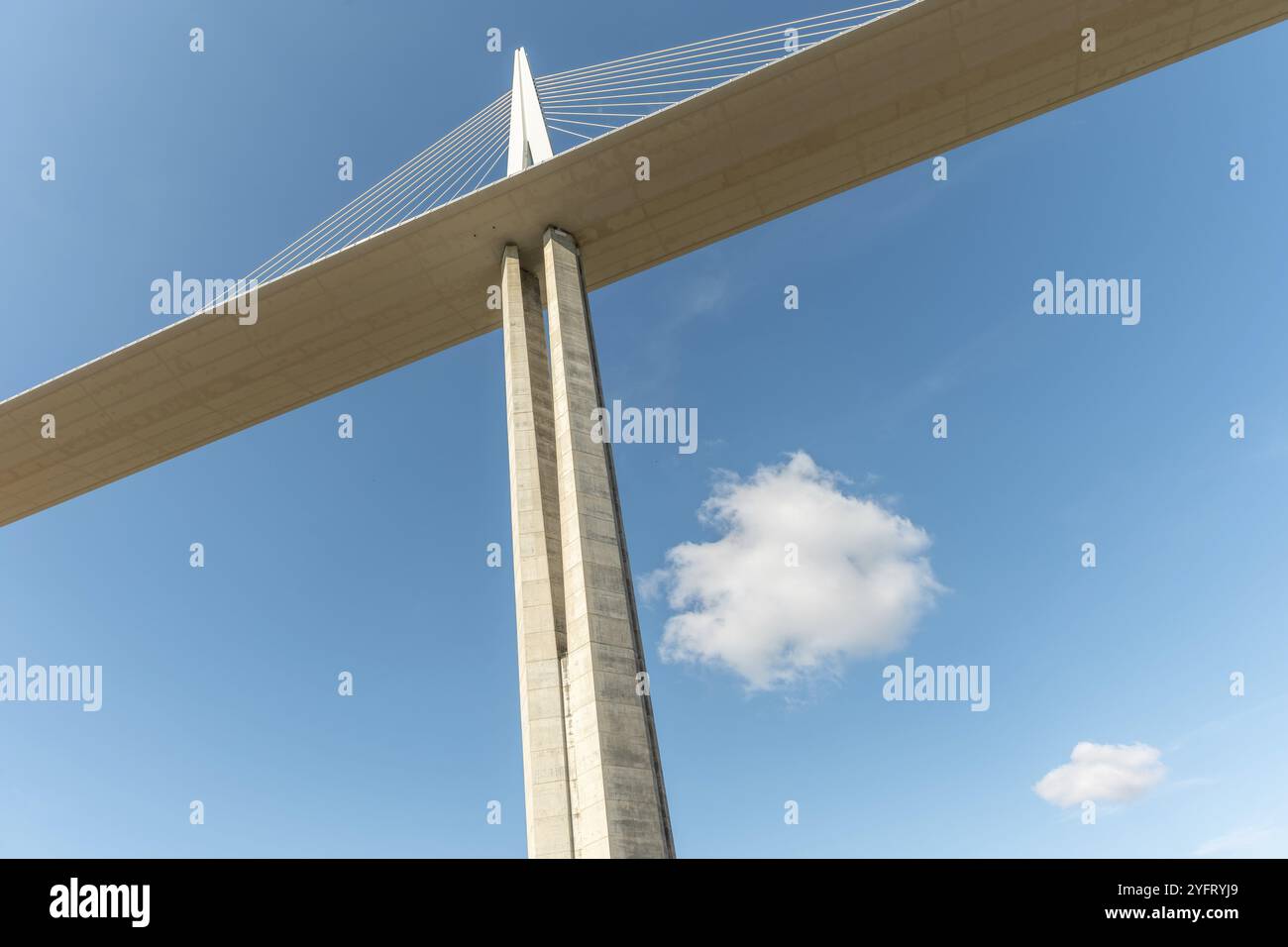 Viadukt Millau, Brücke über das Tarn-Tal. Die höchste Straßenbrücke der Welt. Autobahn A75. Aveyron, Frankreich, Europa Stockfoto