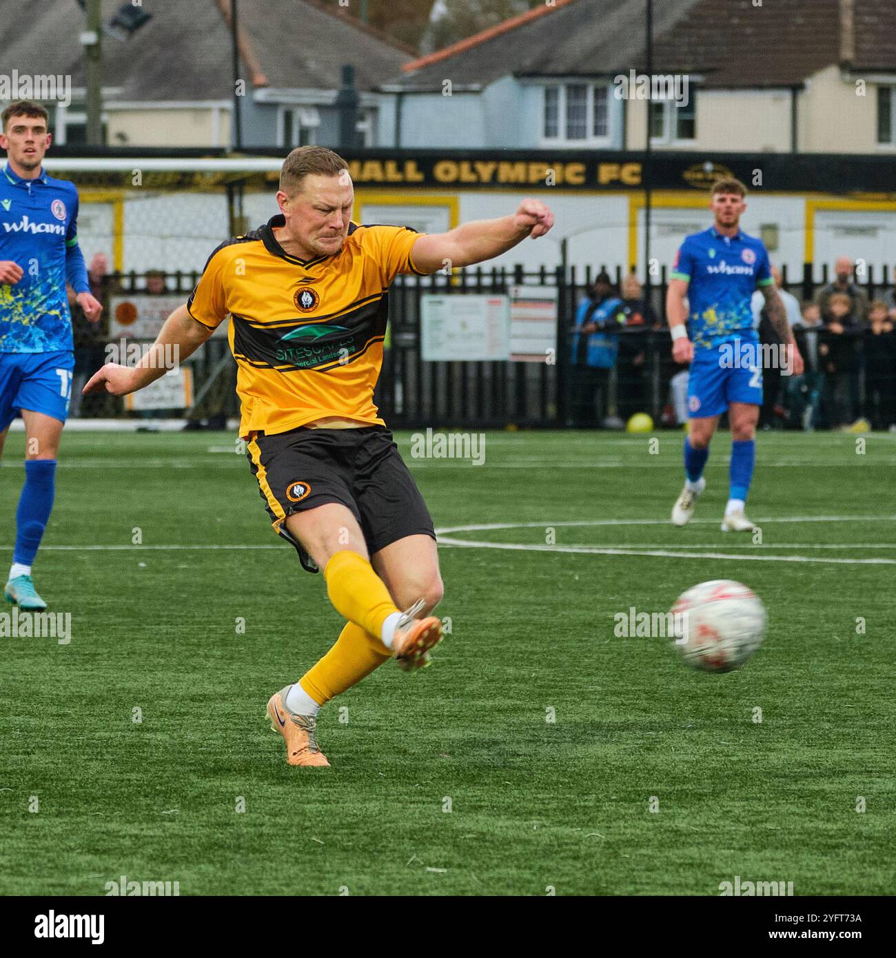 Rushall Olympic gegen Accrington Stanley FA Cup erste Runde Stockfoto