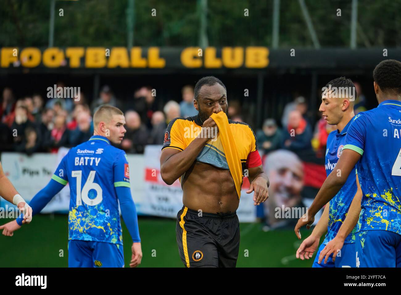 Rushall Olympic gegen Accrington Stanley FA Cup erste Runde Stockfoto