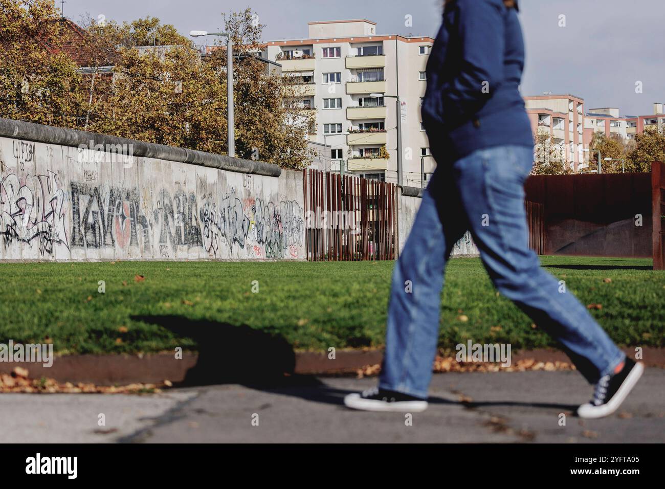 Ueberreste der Berliner Mauer an der Bernauer Straße, aufgenommen in Berlin, 05.11.2024. In dieser Woche jaehrt sich der Fall der Berliner Mauer zu 3 Stockfoto