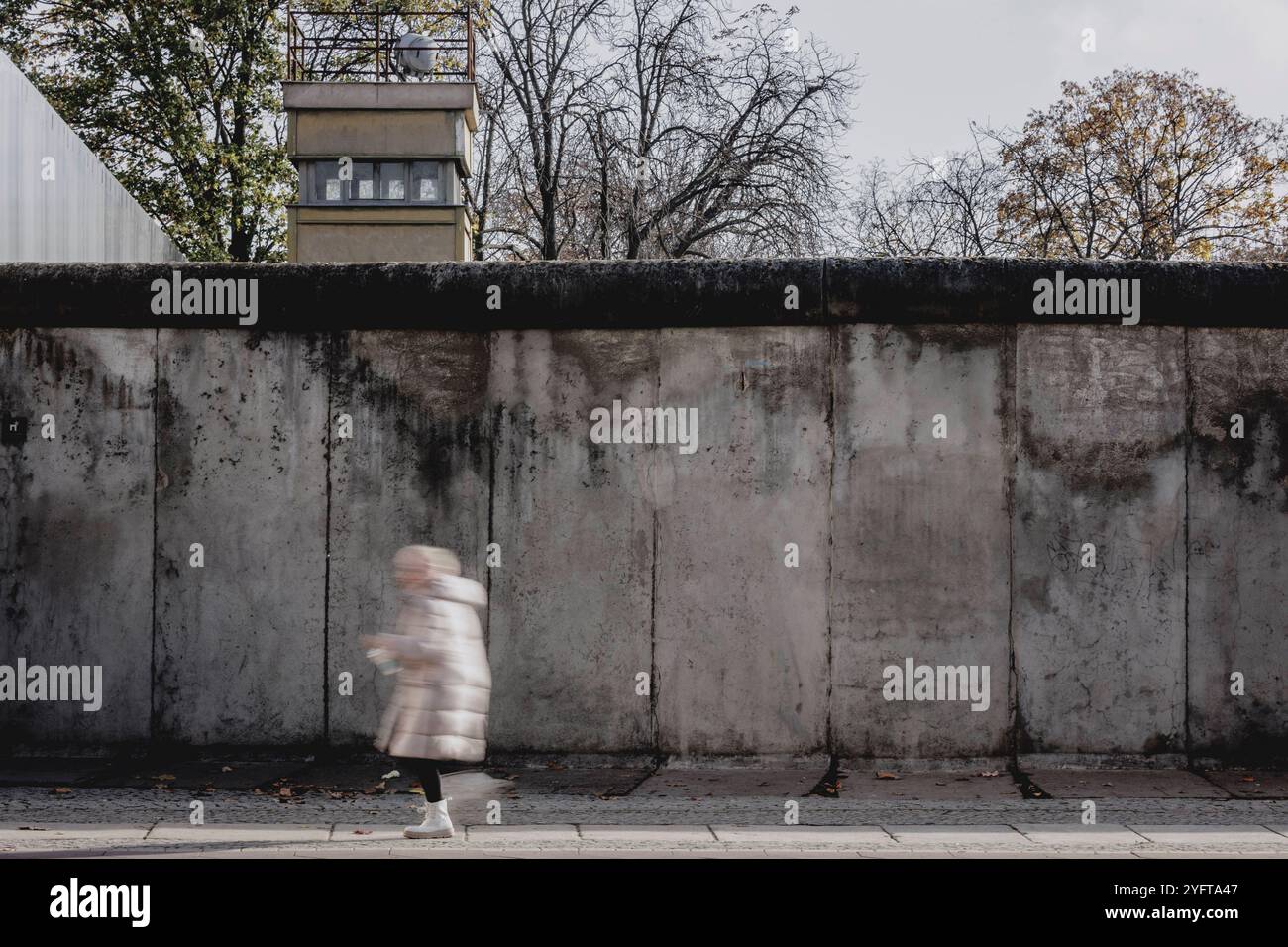 Ueberreste der Berliner Mauer an der Bernauer Straße, aufgenommen in Berlin, 05.11.2024. In dieser Woche jaehrt sich der Fall der Berliner Mauer zu 3 Stockfoto