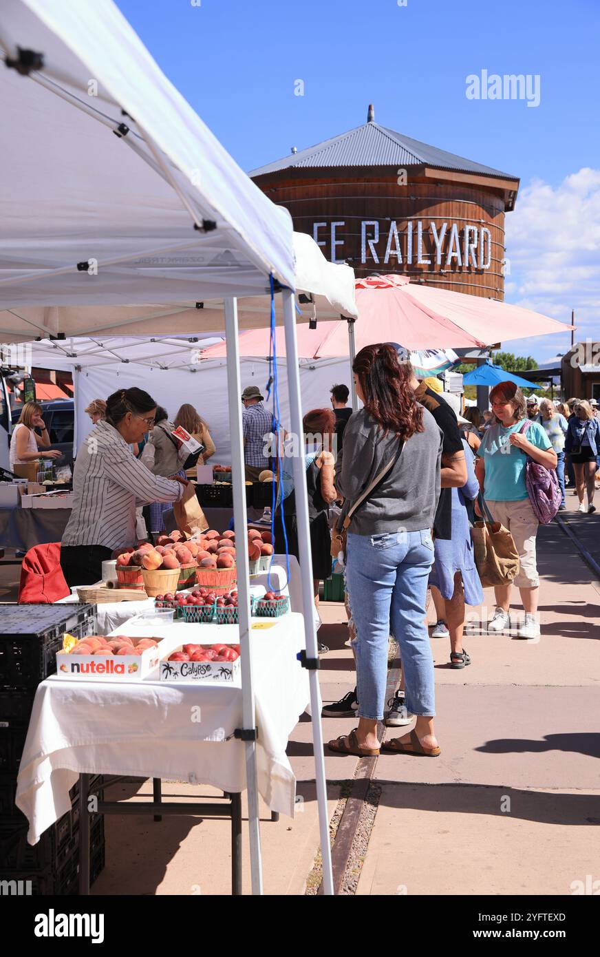 Santa Fe Weekend Farmers' Market in Santa Fe Railyard in New Mexico, USA. Stockfoto