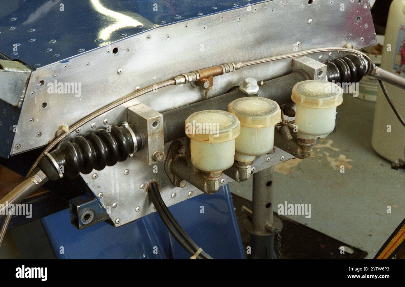 Klassischer 1973 Brabham F2 BT40 Einsitzer-Rennwagen während Renovierung in der Amateurwerkstatt Stockfoto