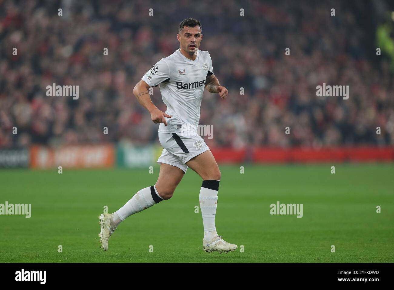 Granit Xhaka von Bayer Leverkusen während der UEFA Champions League, League Stage Match Liverpool gegen Bayer 04 Leverkusen in Anfield, Liverpool, Vereinigtes Königreich, 5. November 2024 (Foto: Gareth Evans/News Images) Stockfoto