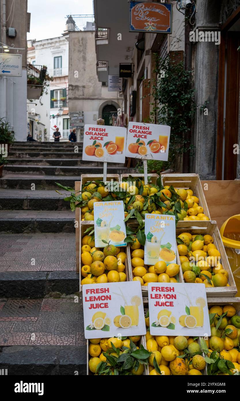 Zitronen zu verkaufen, Amalfi Stadtzentrum, Kampanien, Italien Stockfoto