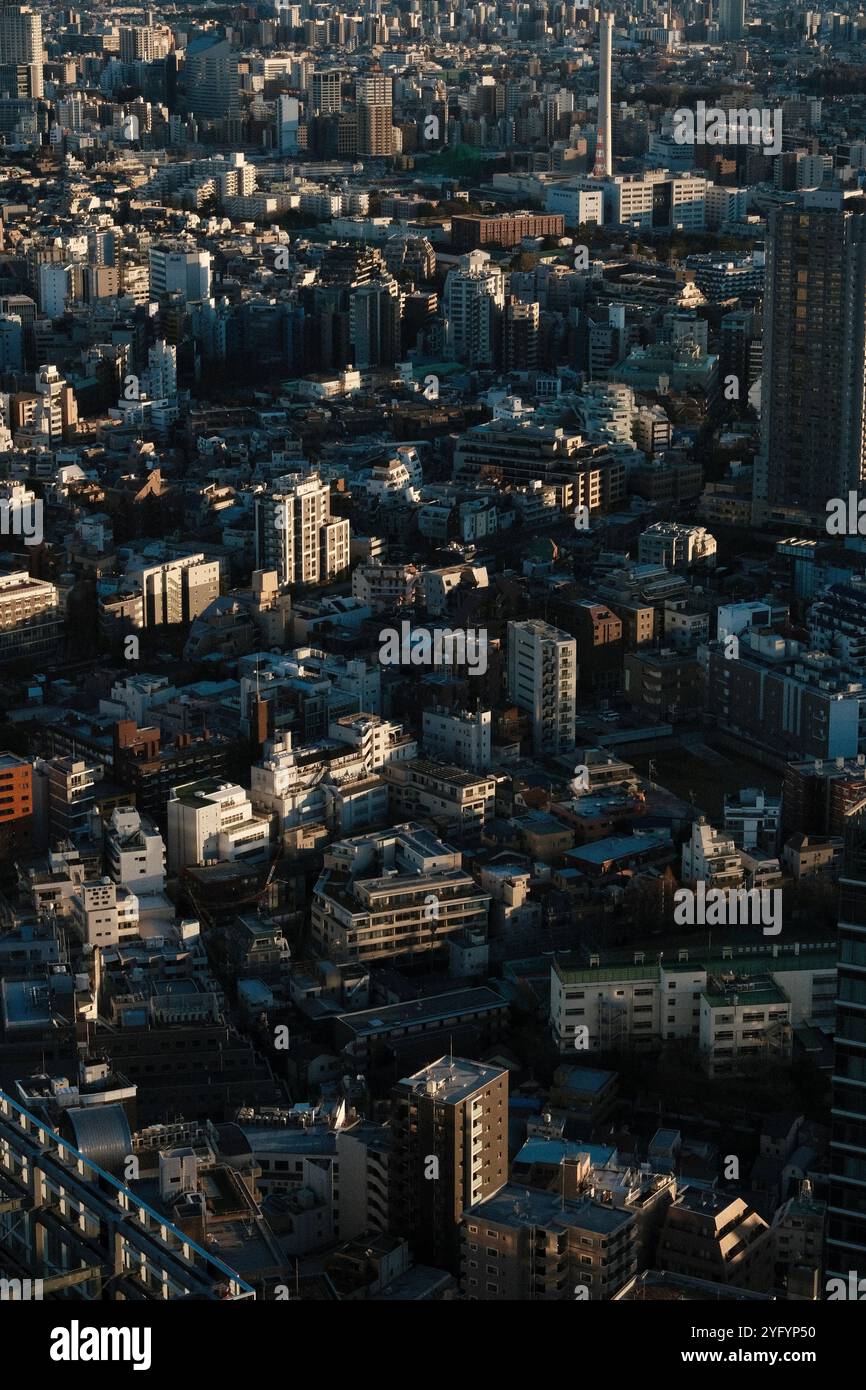 Gebäude in Tokio vom HIMMEL Shibuya bei Sonnenuntergang Stockfoto
