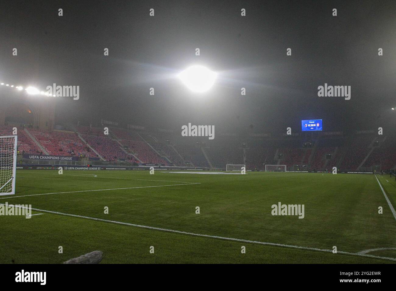 Das Spielfeld vor Bologna BFC gegen AS Monaco, 4Â° Runde der Chanpions League 2024:25, Spiel im Renato Dall'Ara Stadion in Bologna (BO), Italien, am 05. November 2024. Stockfoto