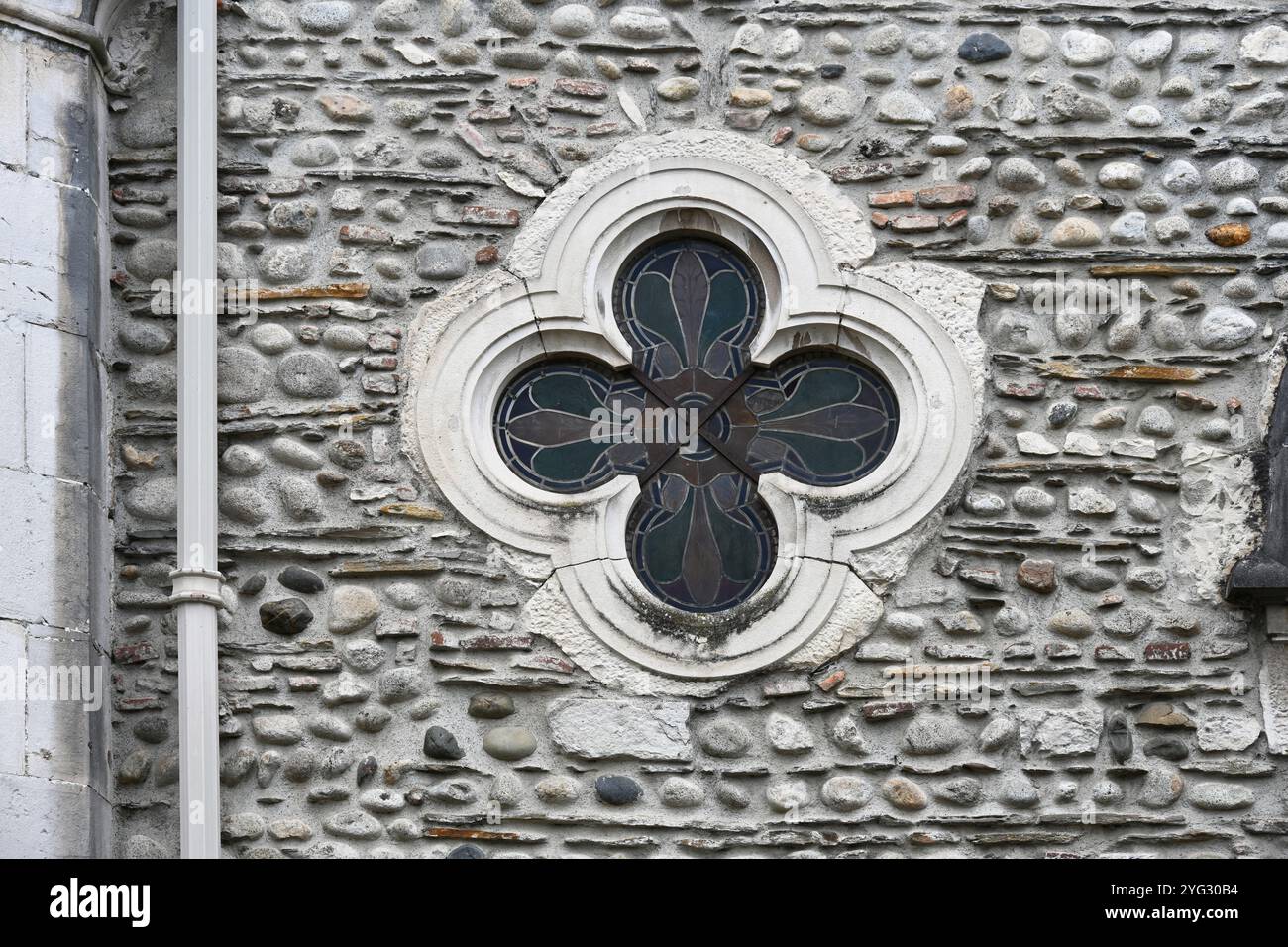 Gotisches Fenster, 15. Eglise Saint-Jean-Baptiste, oder St. John's Church, Tarbes Hautes-Pyrénées Frankreich Stockfoto