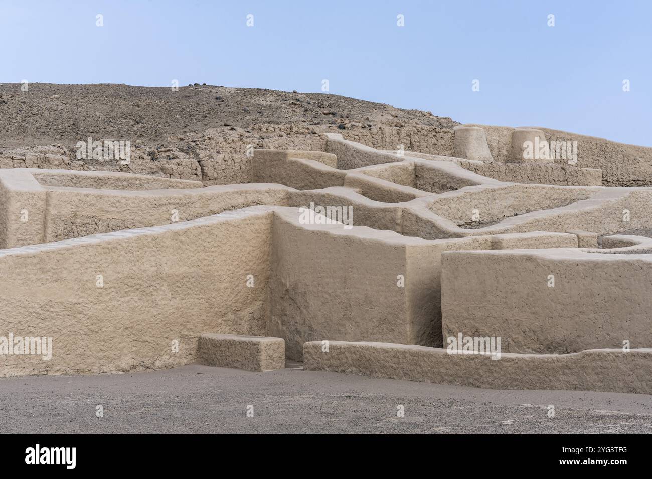 Adobe-Pyramiden in Cahuachi, Cahuachi Zeremonialzentrum, Nazca, Peru, Südamerika Stockfoto