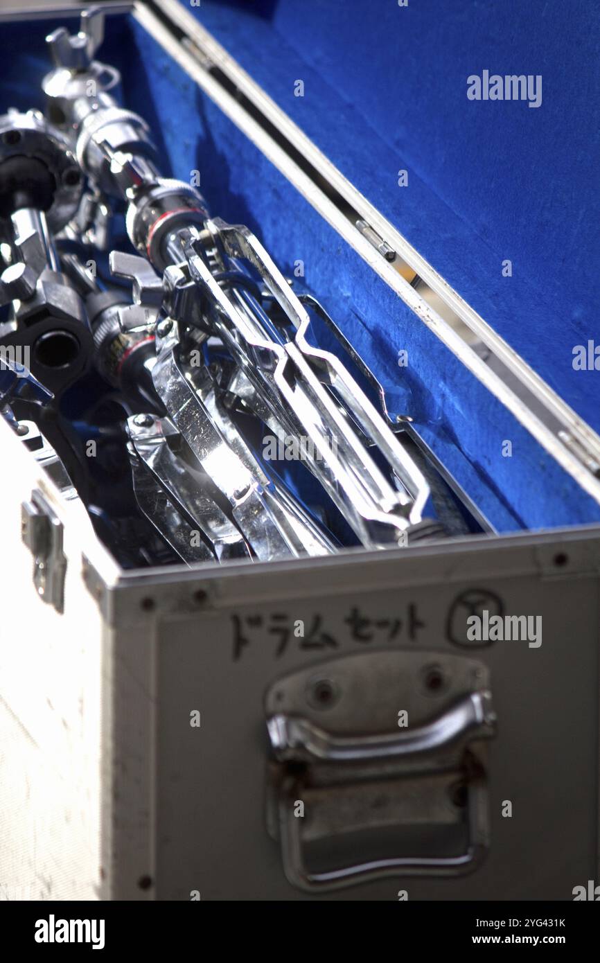 Taiko Ständer und Aufbewahrungskoffer Stockfoto