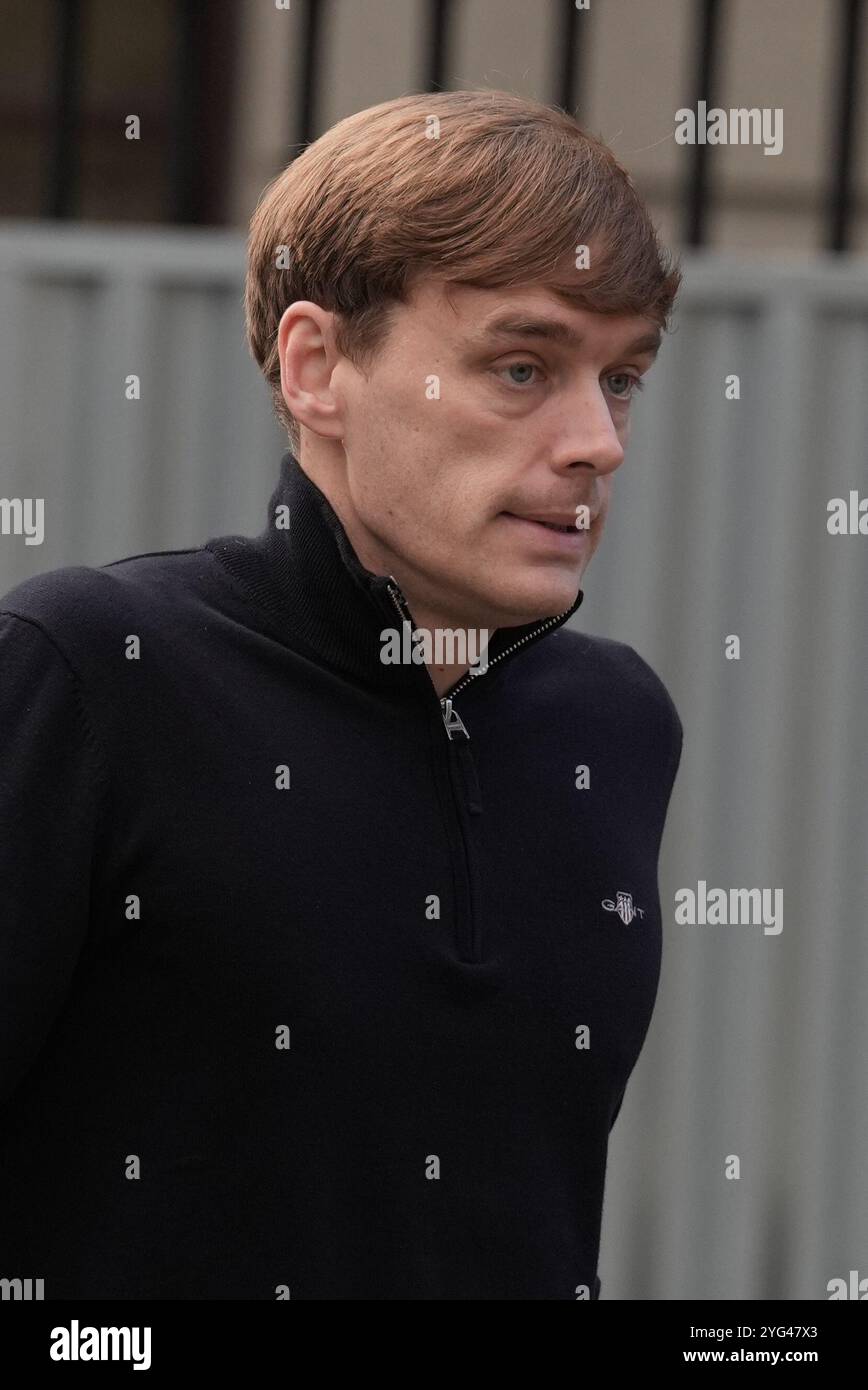 Der Mitangeklagte des Kampfsportkämpfers Conor McGregor, James Lawrence, kommt am High Court in Dublin an, wo Nikita Ni Laimhin, auch bekannt als Nikita Hand, Zivilschaden gegen den Kämpfer und Mr. Lawrence geltend macht, dass sie im Dezember 2018 sexuell missbraucht worden sei. Bilddatum: Mittwoch, 6. November 2024. Stockfoto