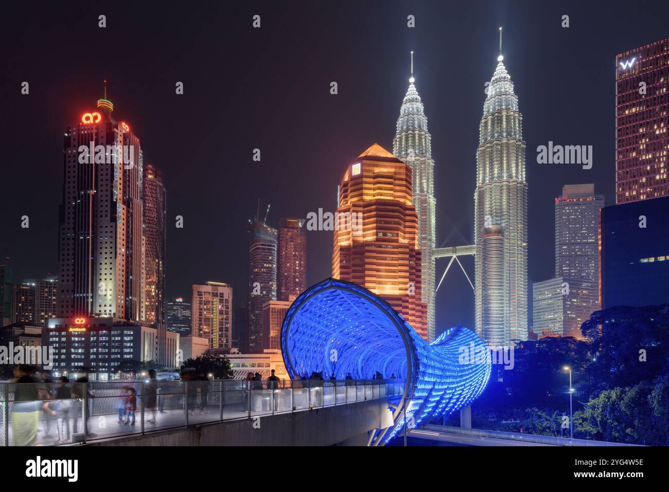 Blick auf die Saloma Link Bridge und die Petronas Twin Towers Stockfoto