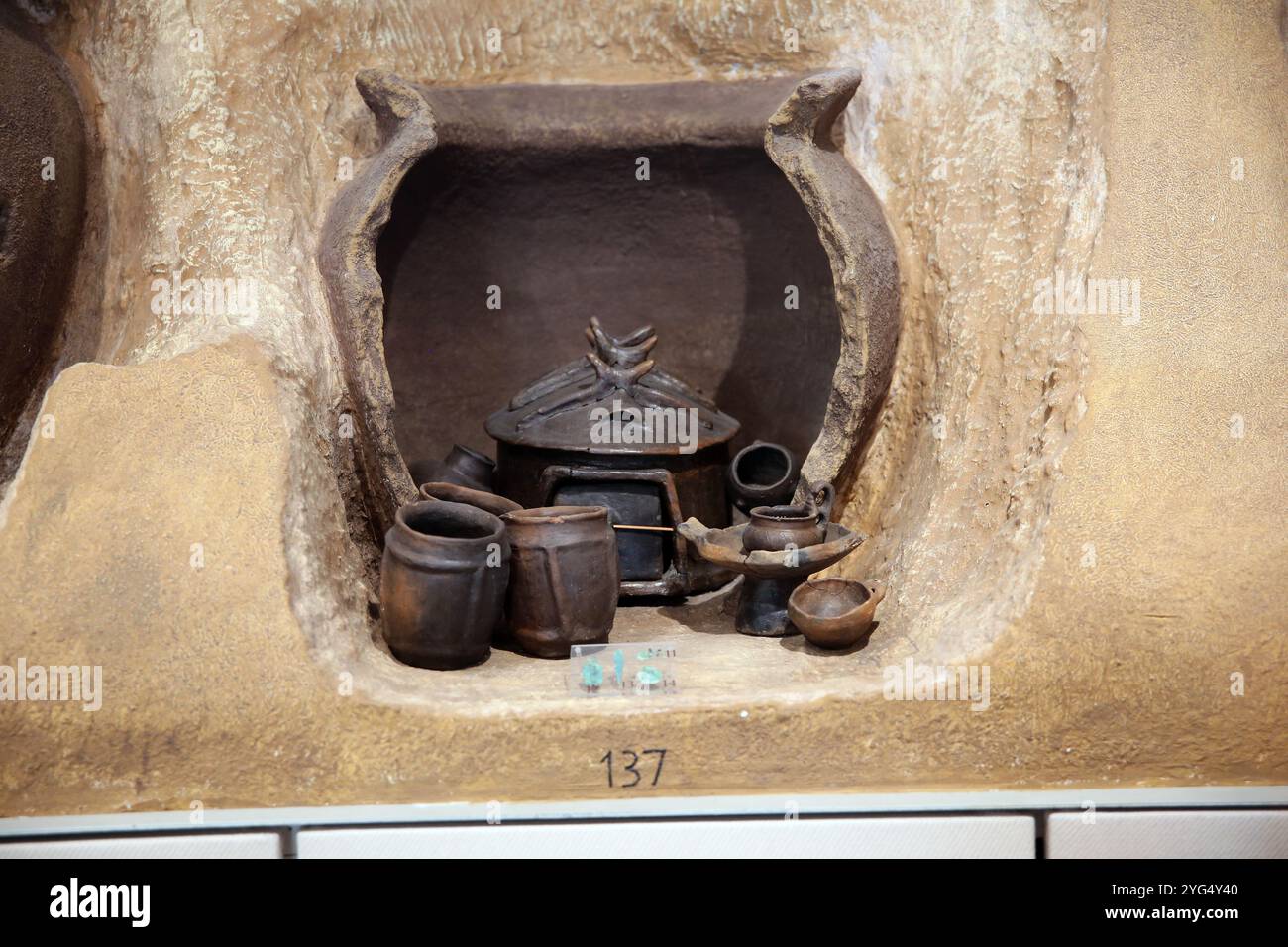 Grabmal 137 aus Osteria dell'Osa Necropolis. Adulte männliche Einäscherung: Familiengruppe B. 9. Jahrhundert v. Chr. Italien. Nationales Römisches Museum (Diokletianbäder). R Stockfoto