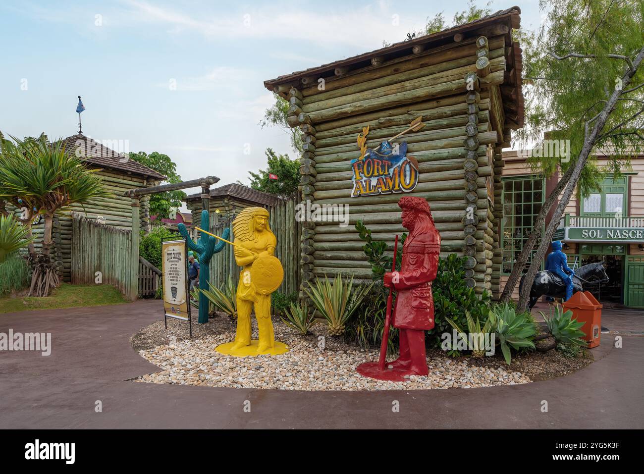 Santa Catarina, Brasilien - 12. November 2020: Fort Alamo - Old West im Beto Carrero World Freizeitpark Stockfoto