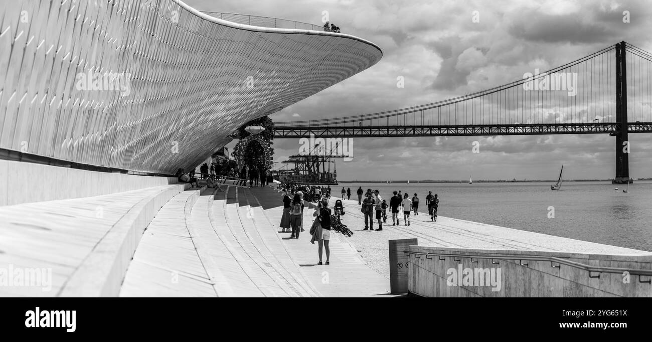 Lisboa, Portugal - 03. Juni 2024 - modernes Gebäude des MAAT Museums in Lissabon, Portugal Stockfoto