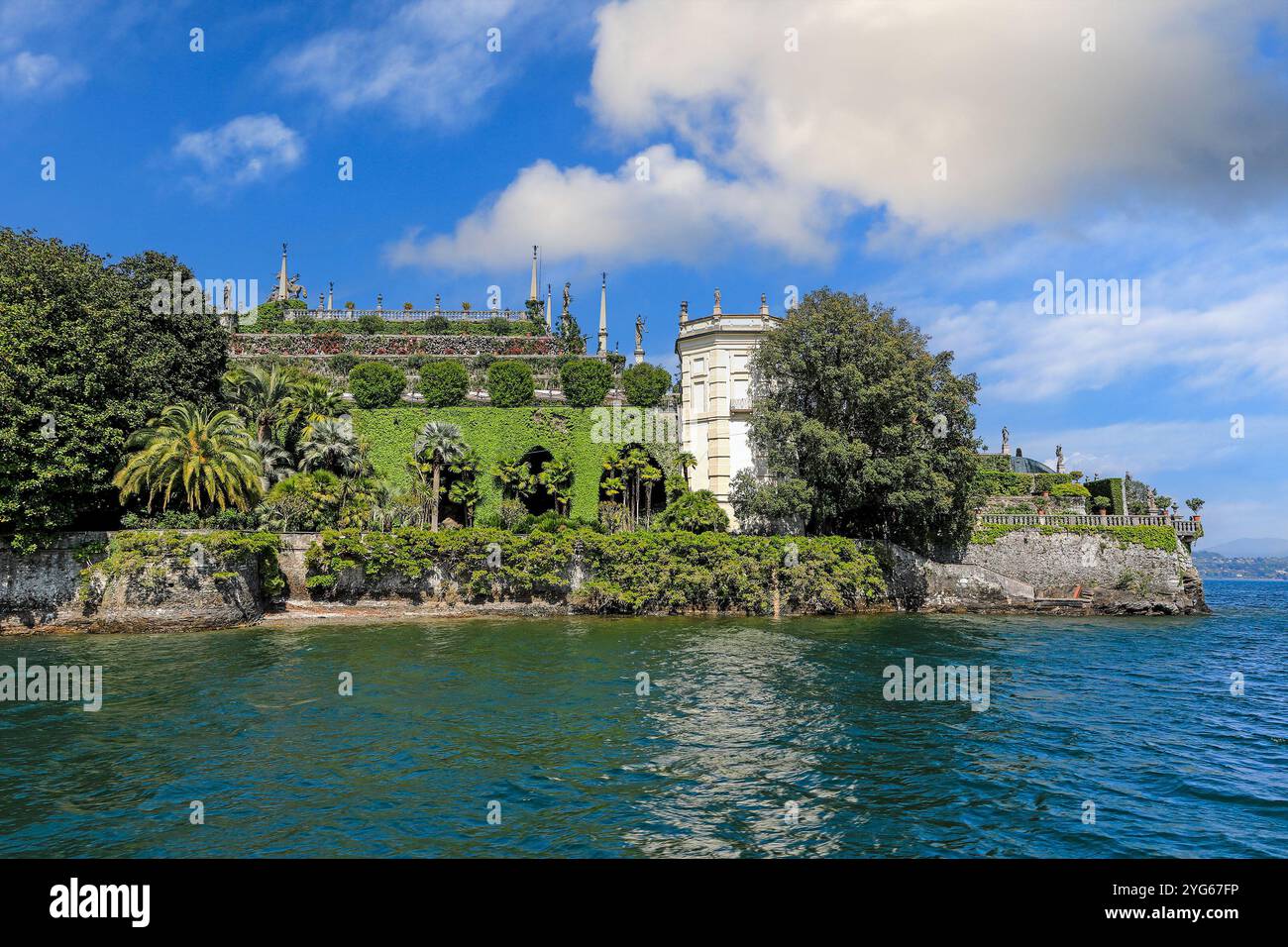 Der barocke Garten im italienischen Stil auf der Isola Bella, einer der Borromäischen Inseln des Lago Maggiore in Norditalien Stockfoto