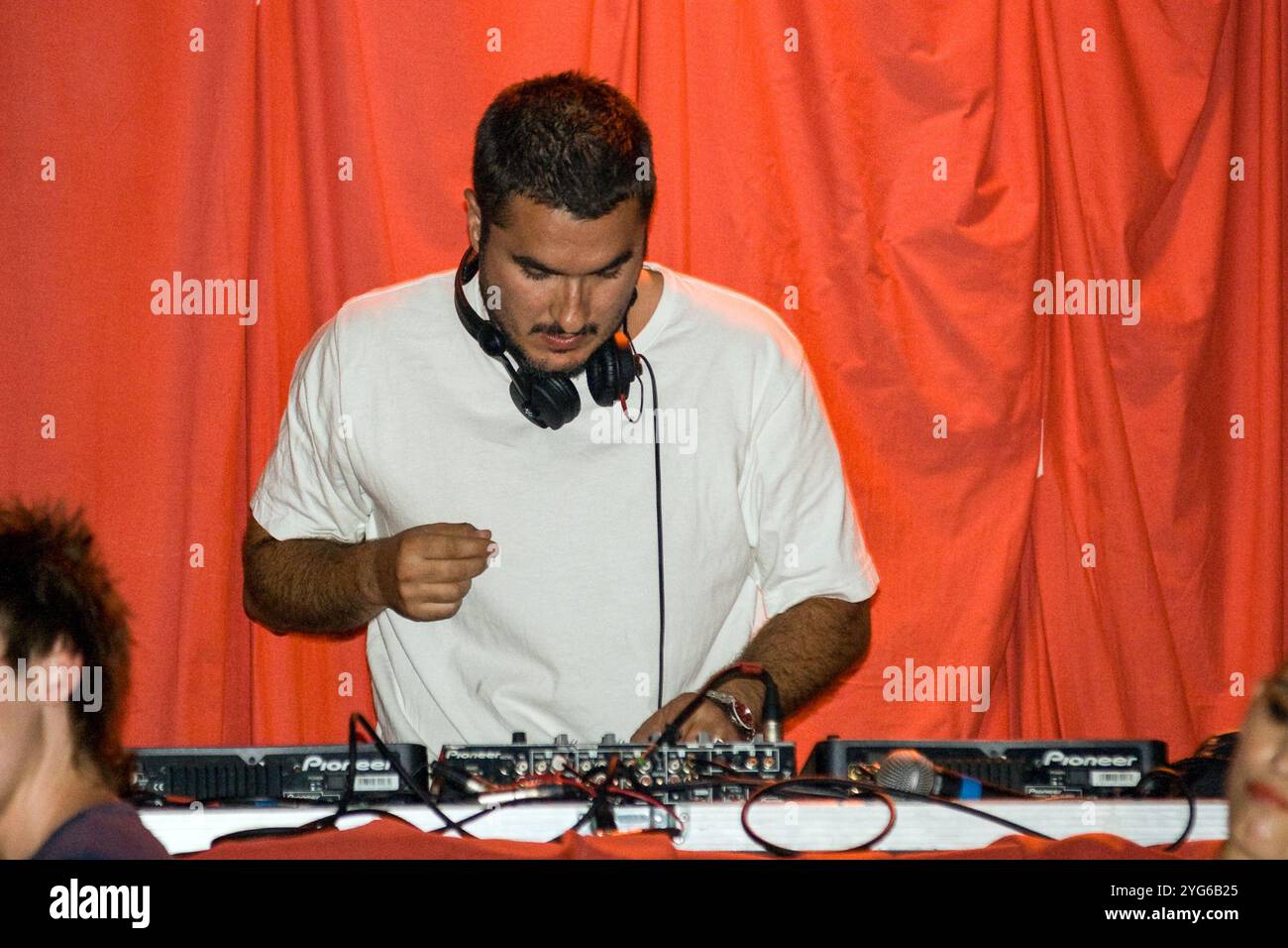 Zane Lowe DJ, Auftritt in Bar M, Ibiza Rocks 1. September 2007. San Antonio, Ibiza, Spanien. Stockfoto