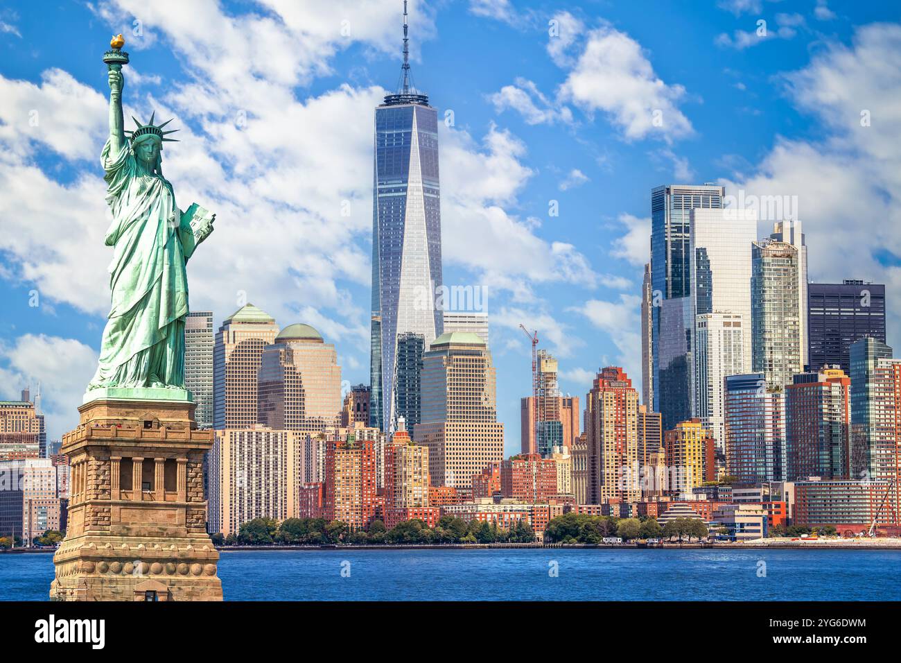 Atemberaubende Skyline von New York City und Blick auf Lady Liberty, Blick auf die Vereinigten Staaten von Amerika Stockfoto
