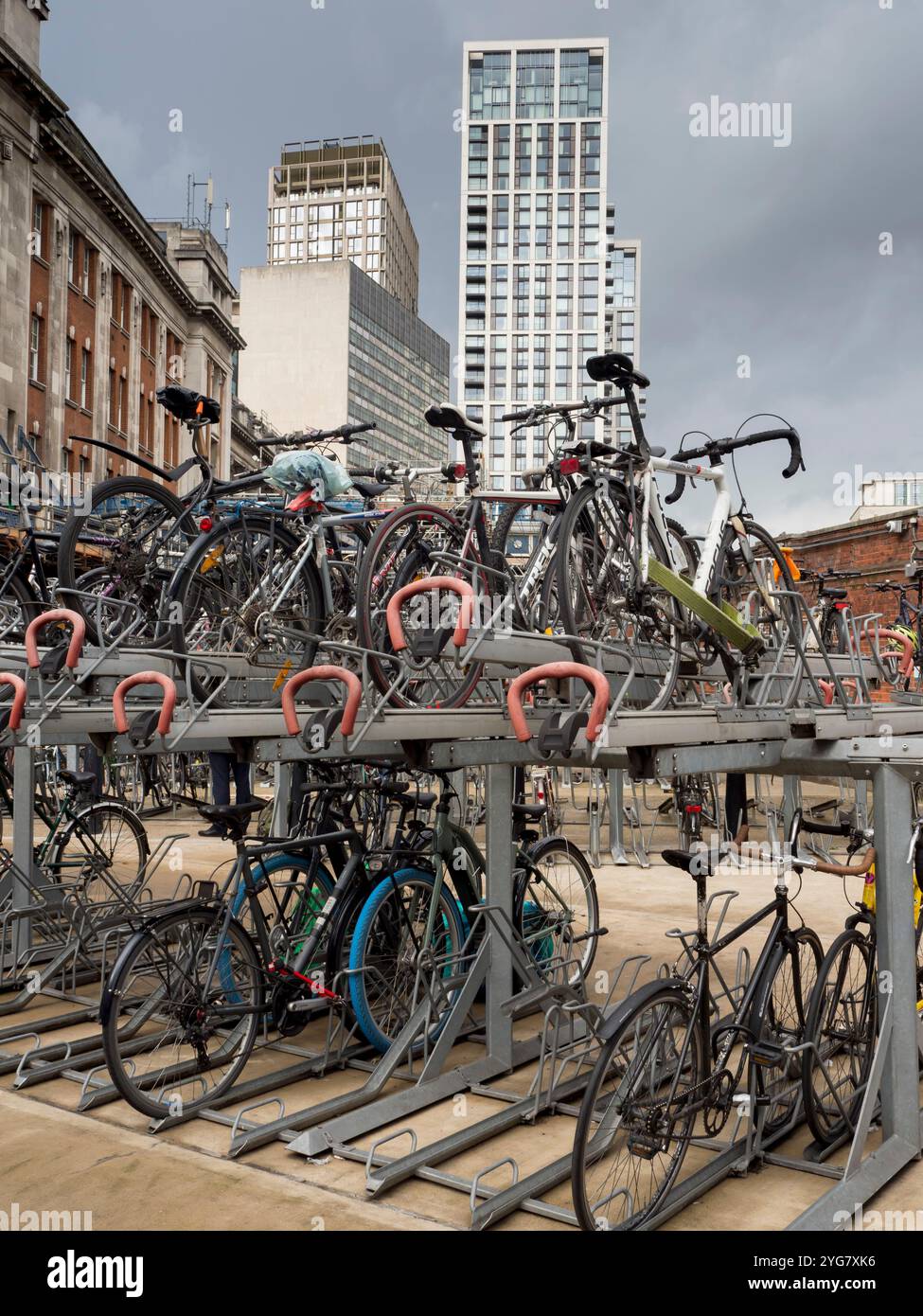 Großbritannien, England, London, Fahrradständer Waterloo Station Stockfoto