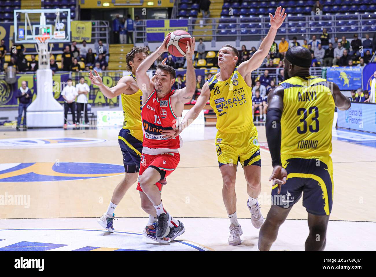 #13 Toni Perkovic (Unieuro Forli) beim Spiel reale Mutua Torino gegen UniEuro Forli, italienische Basketball Serie A2 Männer in Turin, Italien, 06. November 2024 Stockfoto