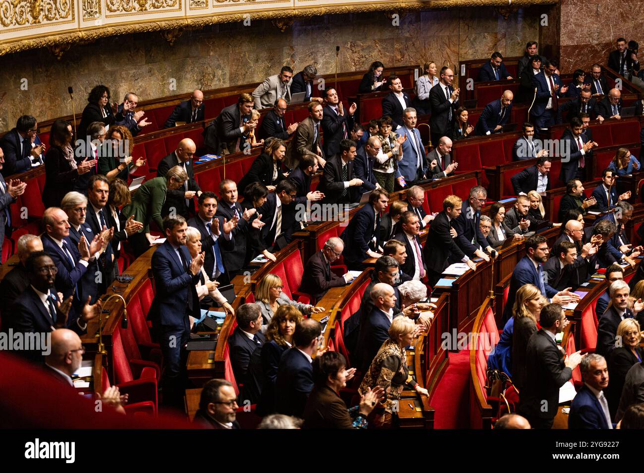 Allgemeine Ansicht der Nationalversammlung während der Sitzung der Fragen an die Regierung. Eine wöchentliche Sitzung der Befragung der französischen Regierung findet in der Nationalversammlung im Palais Bourbon in Paris statt. Stockfoto