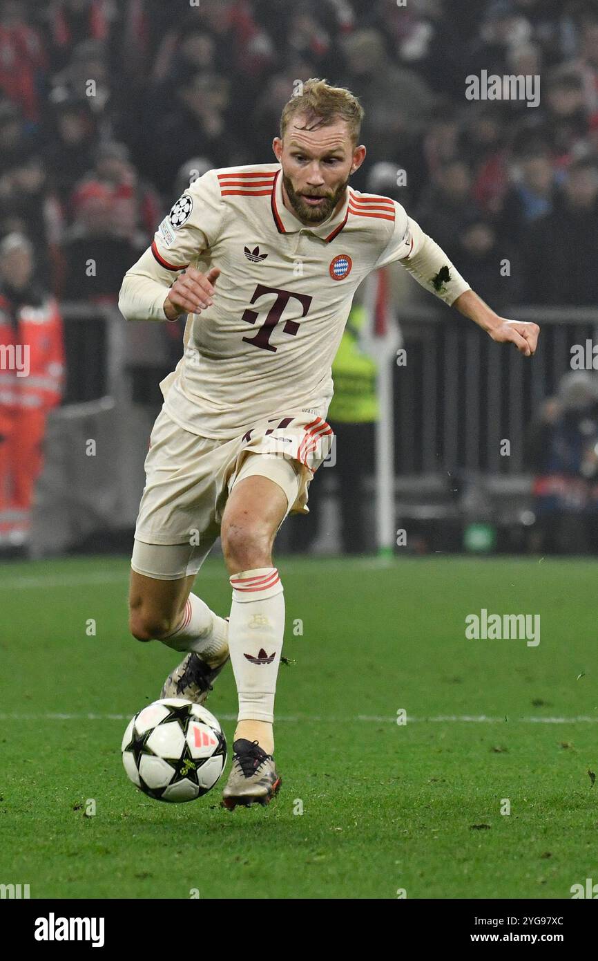 München, Deutschland. November 2024. MÜNCHEN, DEUTSCHLAND - 6. NOVEMBER: Konrad Laimer von Bayern München während des MD4-Spiels der UEFA Champions League 2024/25 zwischen dem FC Bayern München und SL Benfica in der Football Arena München am 6. November 2024 in München.241106_SEPA_24_099 - 20241106_PD15297 Credit: APA-PictureDesk/Alamy Live News Stockfoto