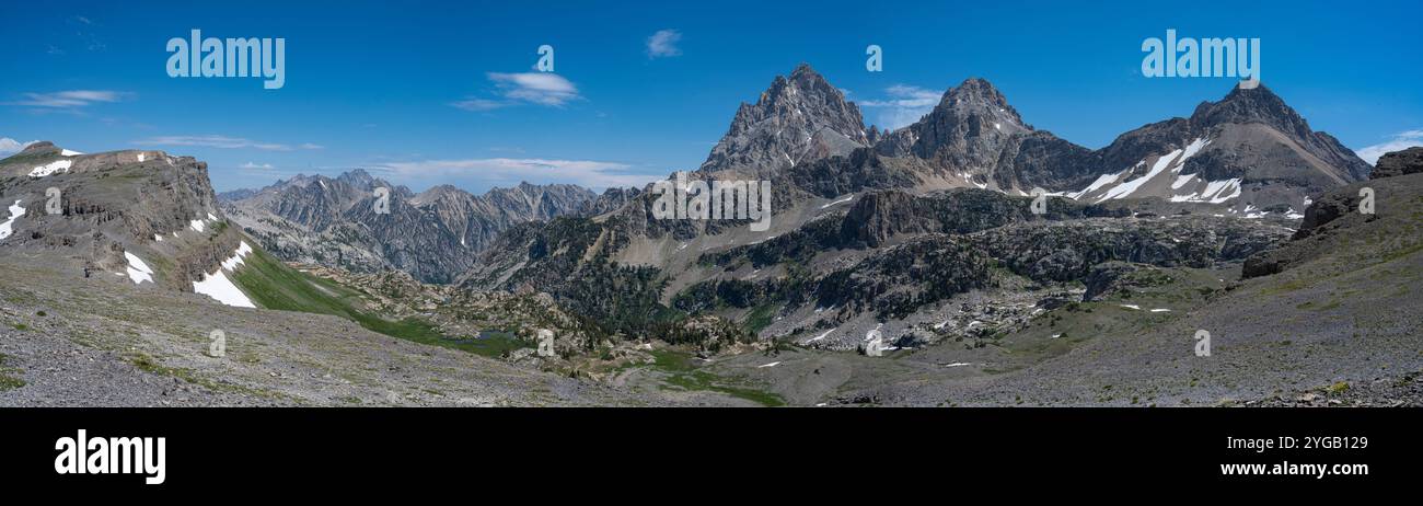 USA, Wyoming. Panoramablick auf Grand Teton vom Hurricane Pass Stockfoto