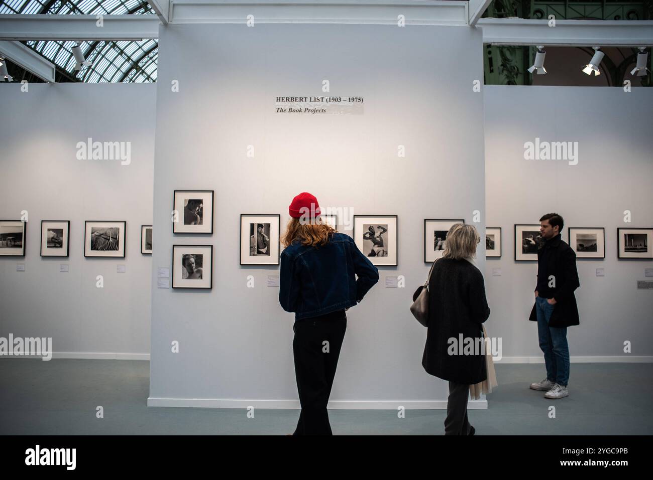 FRANKREICH-PARIS-FOTOGRAFIE-EXPO-MUSEUM Eröffnung für Künstler und Presse des Paris Photo 2024 in der prächtigen Umgebung des Grand Palais. Paris, 6. November 2024. PARIS ILE-DE-FRANCE FRANKREICH COPYRIGHT: XANDREAXSAVORANIXNERIX FRANCE-PARIS-PHOTOGRAPHY-EXPO-MU ASAVORANINERI-15 Stockfoto