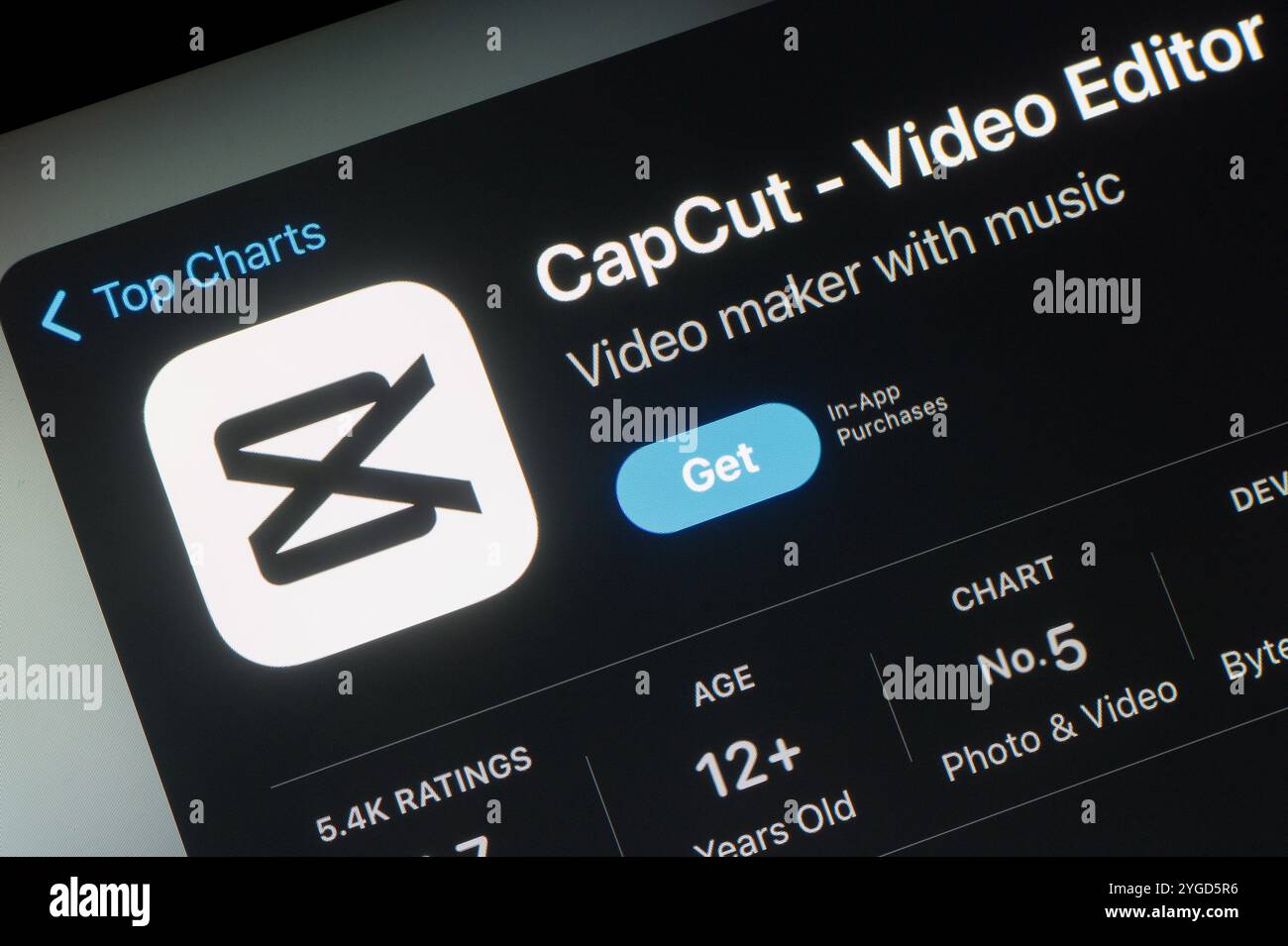 OSTRAVA, TSCHECHIEN – 27. JULI 2024: CapCut Video Editor mobile Anwendung im App Store für elektronische Geräte Stockfoto