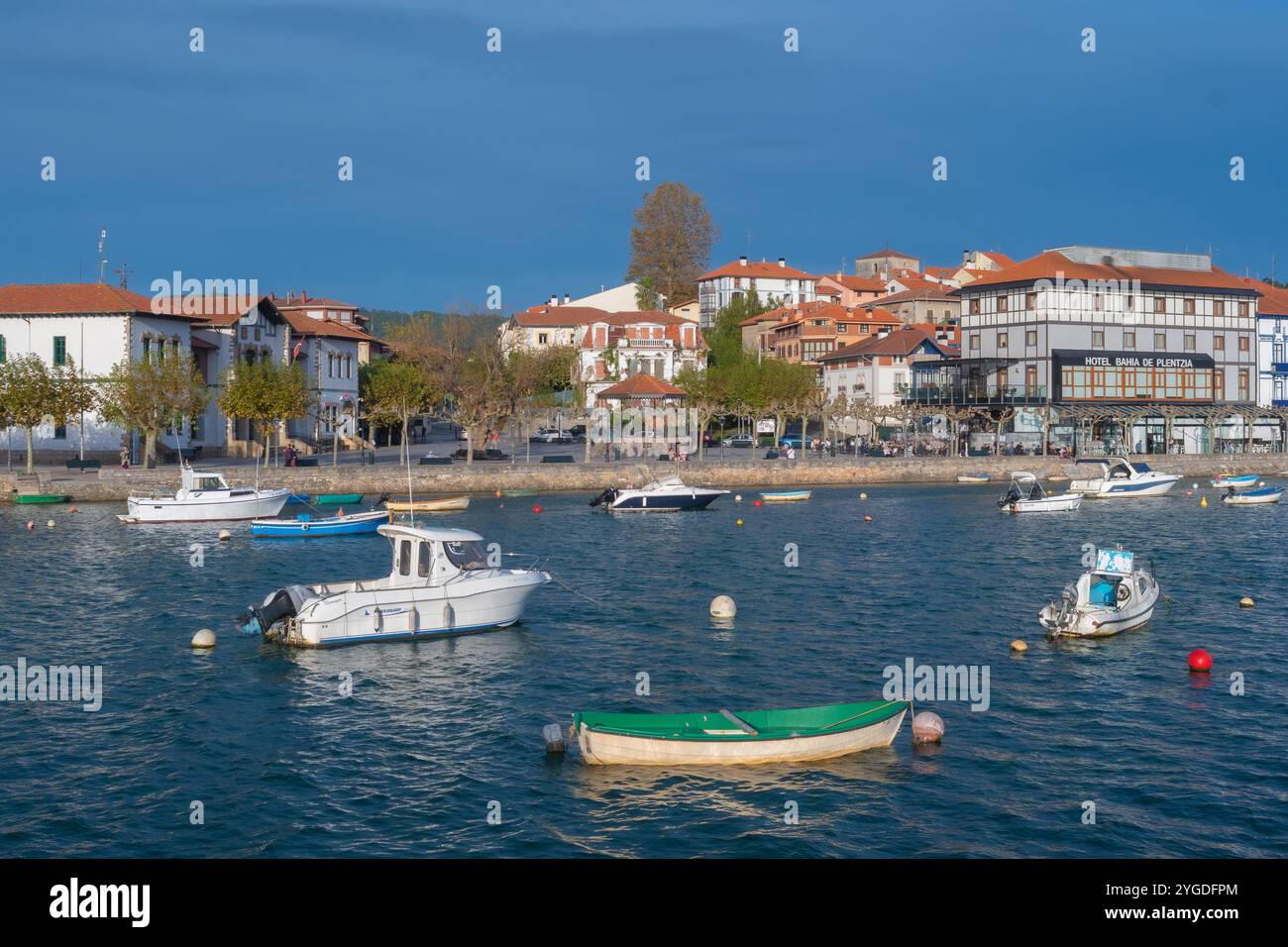 Flusstadtstadt Plentzia Stockfoto