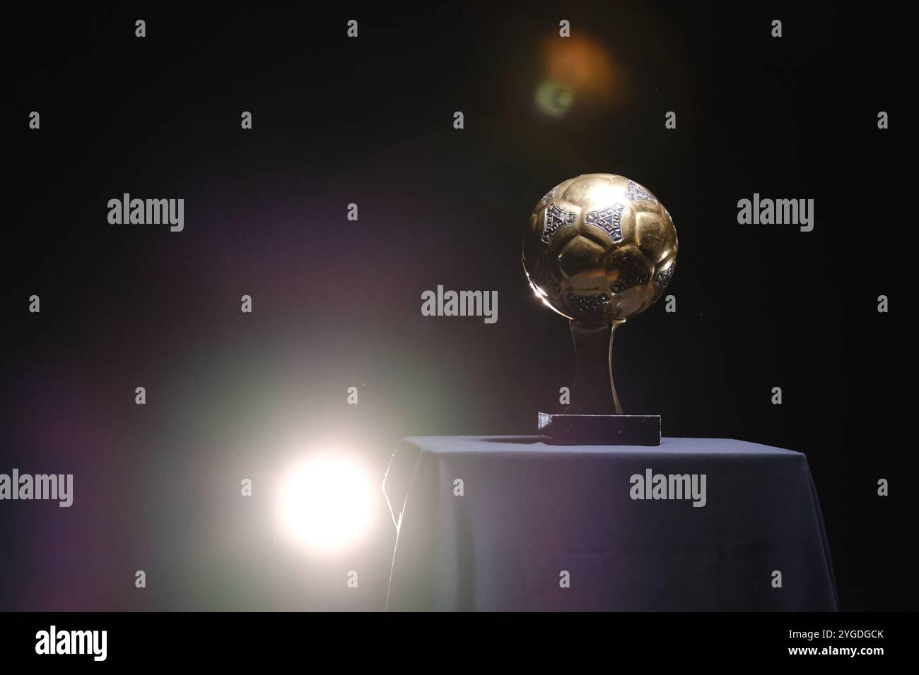 Ein knapper Schuss des goldenen Balls FIFA/Addidas/France Football von 1986. Stockfoto