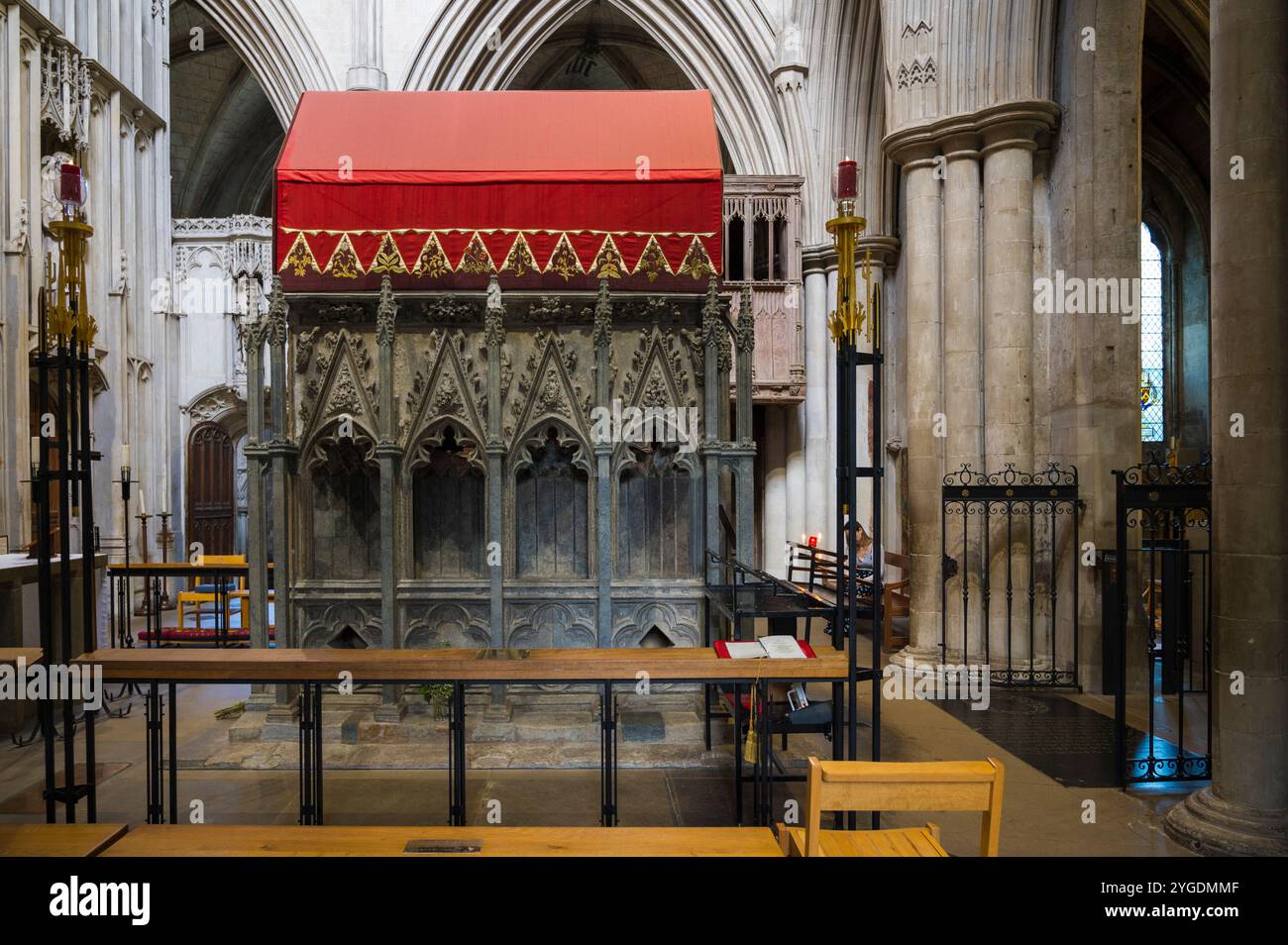 Schrein von St. Alban Großbritanniens erstem christlichen Märtyrer in der Cathedral and Abbey Church of St Albans Hertfordshire England UK Stockfoto