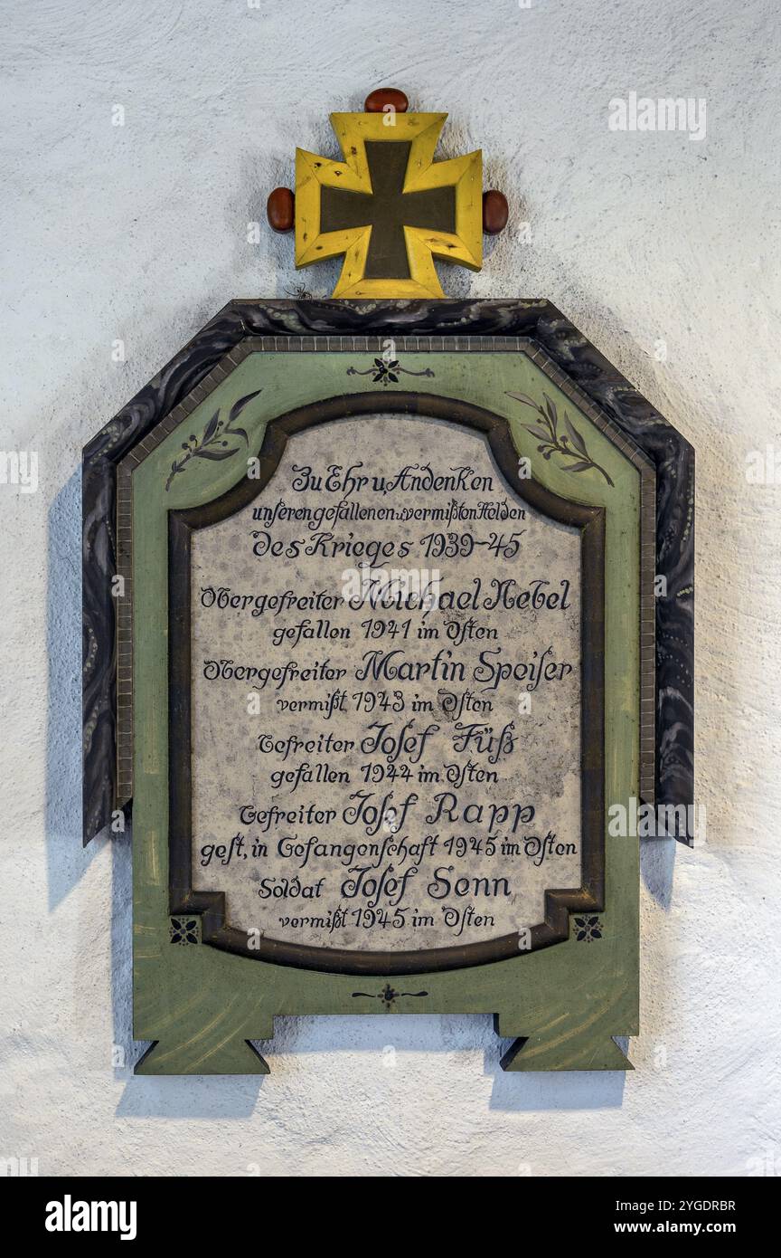 Ehrenrolle für gefallene Soldaten in der Kapelle am Schweineberg von 1977, Schweineberg bei Ofterschwang, Allgaeu, Bayern, Deutschland, Europa Stockfoto