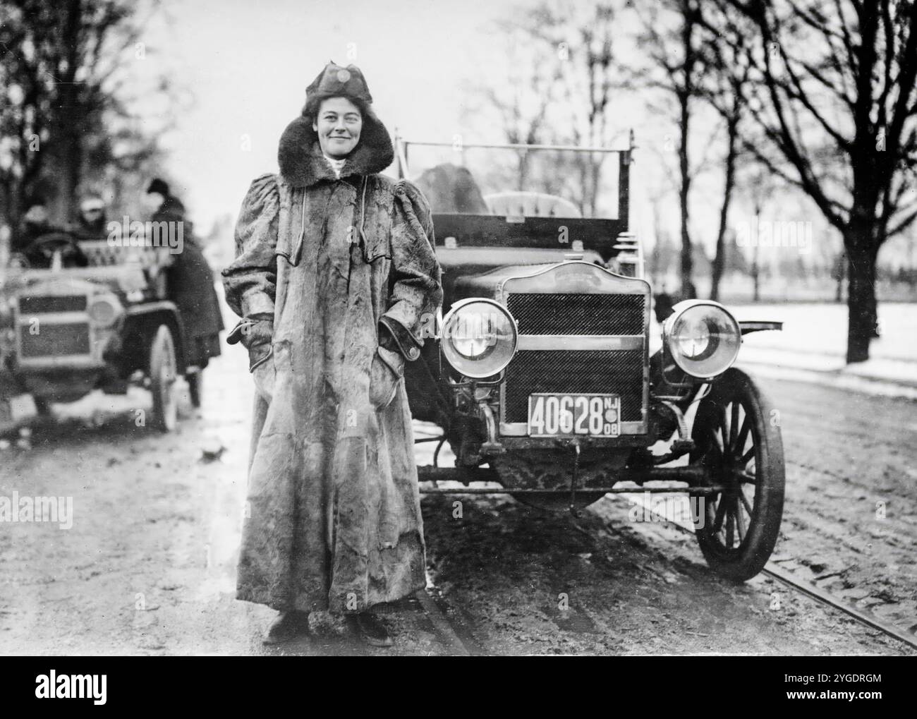 Alice Huyler Ramsey (1886–1983) die erste Frau, die mit einem Auto von Küste zu Küste durch Amerika fuhr, Porträtfoto von Bain News Service, um 1908 Stockfoto