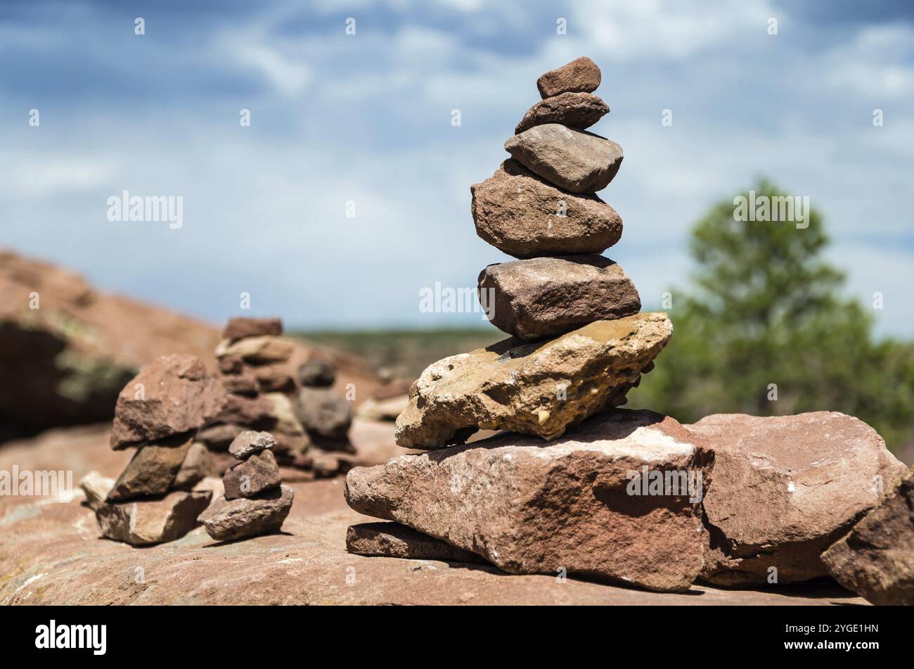 Spirituelle Steinwüste aus roten Felsen in der Wüste Stockfoto