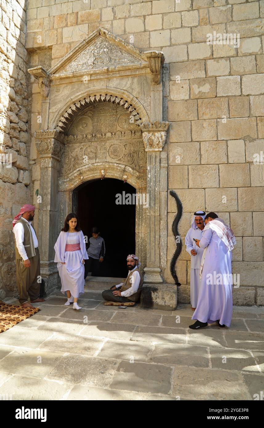 Tempeleingang an der heiligsten Stätte von Lalish für die Jesiden im Nordwesten des Irak Stockfoto