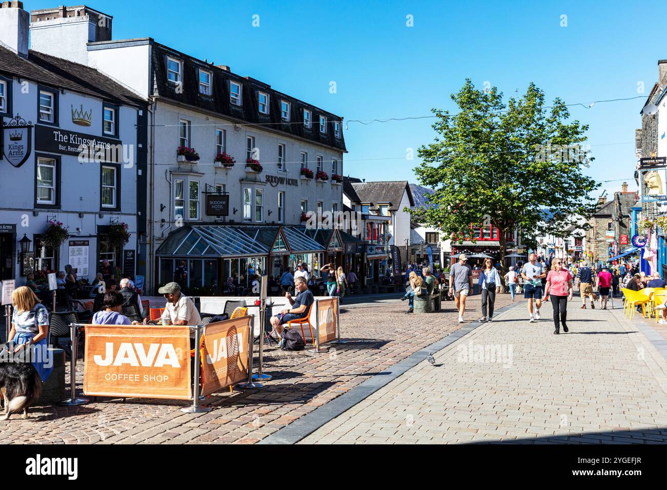 Keswick, Cumbria, Großbritannien, England, keswick Town, Keswick UK, Keswick England, Keswick Cumbria, Stadt, Stadtzentrum, Keswick Stadtzentrum, Geschäfte, Geschäfte, Stockfoto