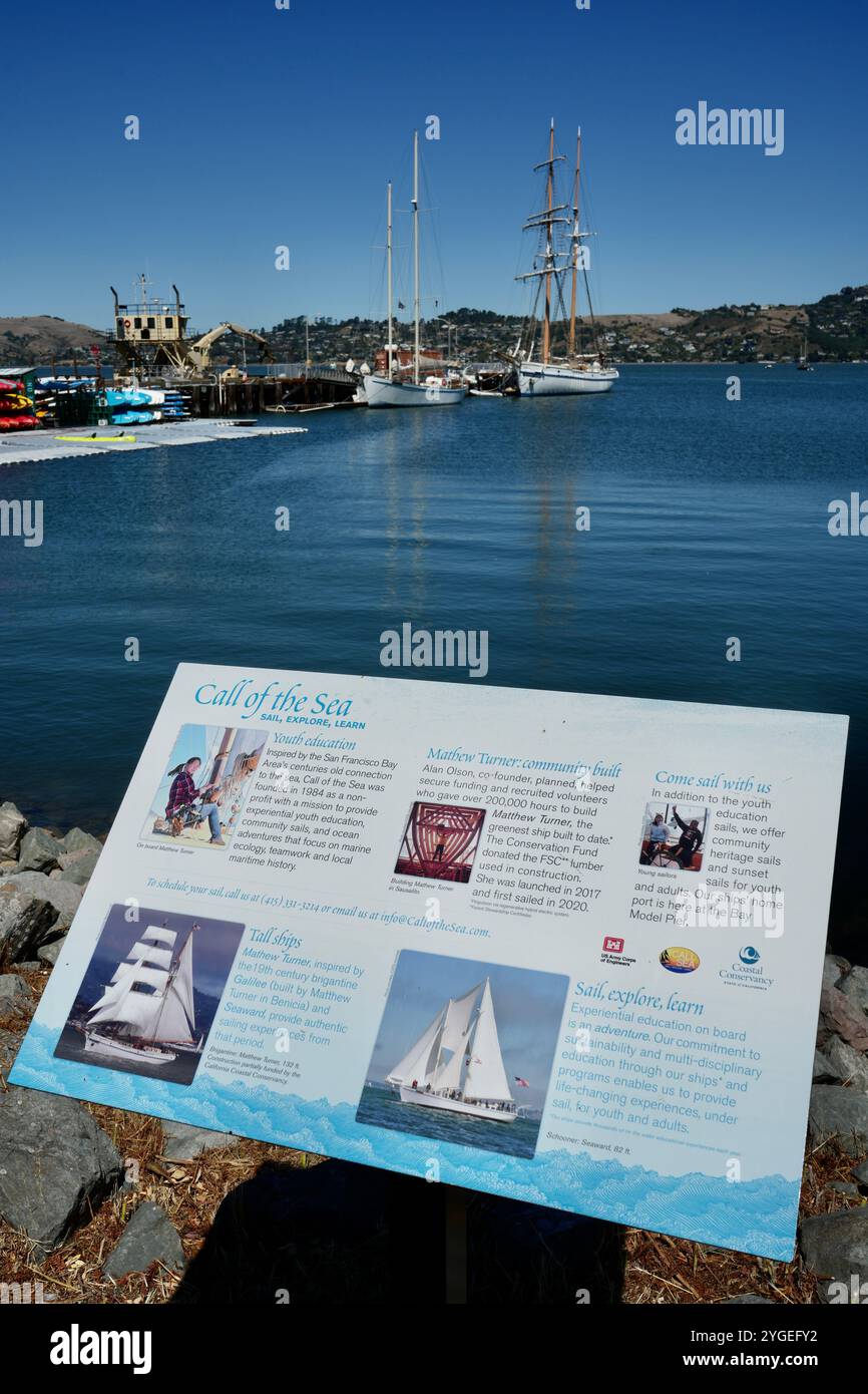 Informationstafel Re Call of the Sea, die einen integrativen und gerechten Zugang zu wasserwissenschaftlichen Bildungsprogrammen bieten. Stockfoto