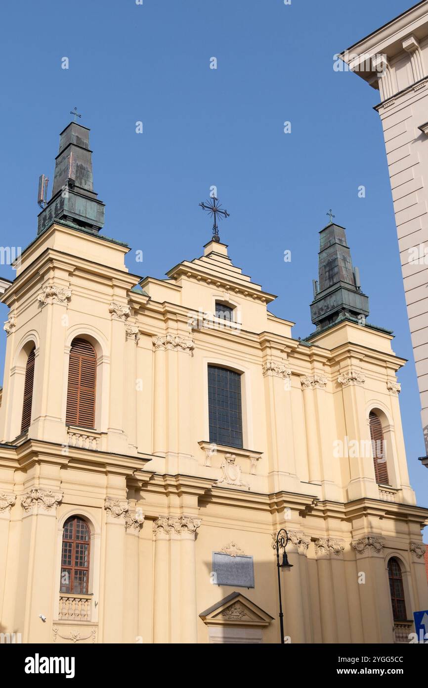 Die Kirche des Heiligen Franziskus. Warschau, Polen. Eine Kirche neben dem Franziskanerkloster in der Warschauer Neustadt. Stockfoto