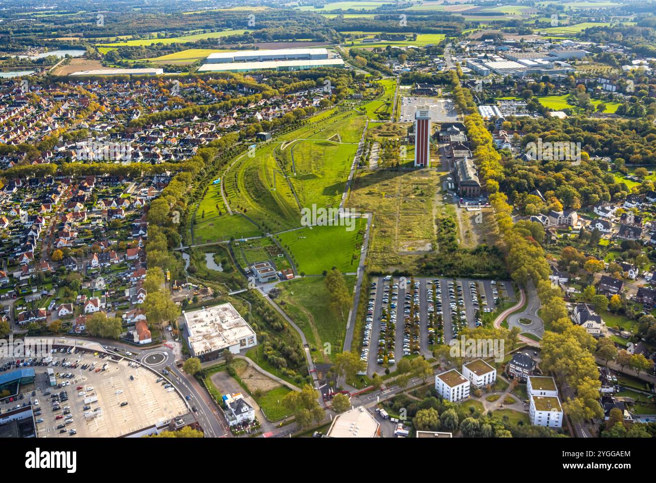 Luftbild, Zechenpark Friedrich Heinrich, LAGA Park, ehemaliges RAG Bergwerk West mit Zechenturm und Förderturm, Lintfort, Kamp-Lintfort, Ruhrgebiet, Nordrhein-Westfalen, Deutschland ACHTUNGxMINDESTHONORARx60xEURO *** Luftaufnahme, Friedrich Heinrich Colliery Park, LAGA Park, ehemalige Zeche RAG West mit Zeche- und Wendeturm, Lintfort, Kamp Lintfort, Ruhrgebiet, Nordrhein-Westfalen, Deutschland ACHTUNGxMINDESTHONORARx60xEURO Stockfoto