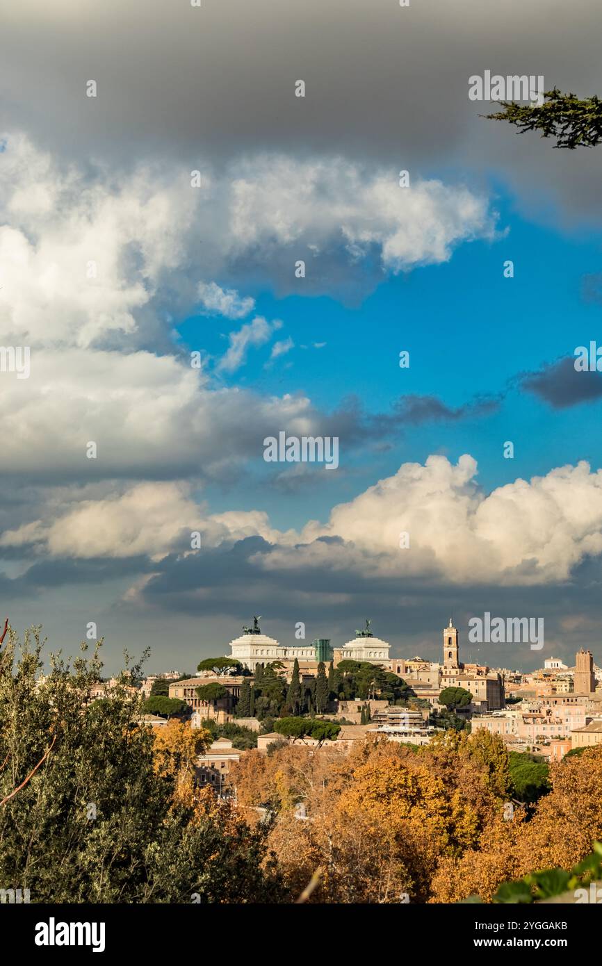 Der Blick auf die Ewige Stadt, Rom, Italien, ist unvergesslich, im Herbst zu reisen Stockfoto