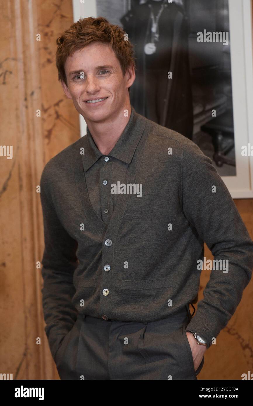 Italien, Rom, 7. November 2024 - Fotoruf der Sky TV-Serie „The Night of the Jackall“ (die Nacht des Jackalls): Eddie Redmayne Foto © Fabio Mazzarella/Sintesi/Alamy Live News Stockfoto