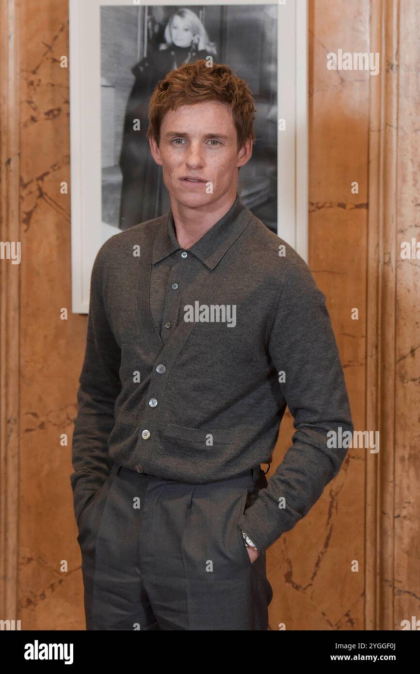 Italien, Rom, 7. November 2024 - Fotoruf der Sky TV-Serie „The Night of the Jackall“ (die Nacht des Jackalls): Eddie Redmayne Foto © Fabio Mazzarella/Sintesi/Alamy Live News Stockfoto